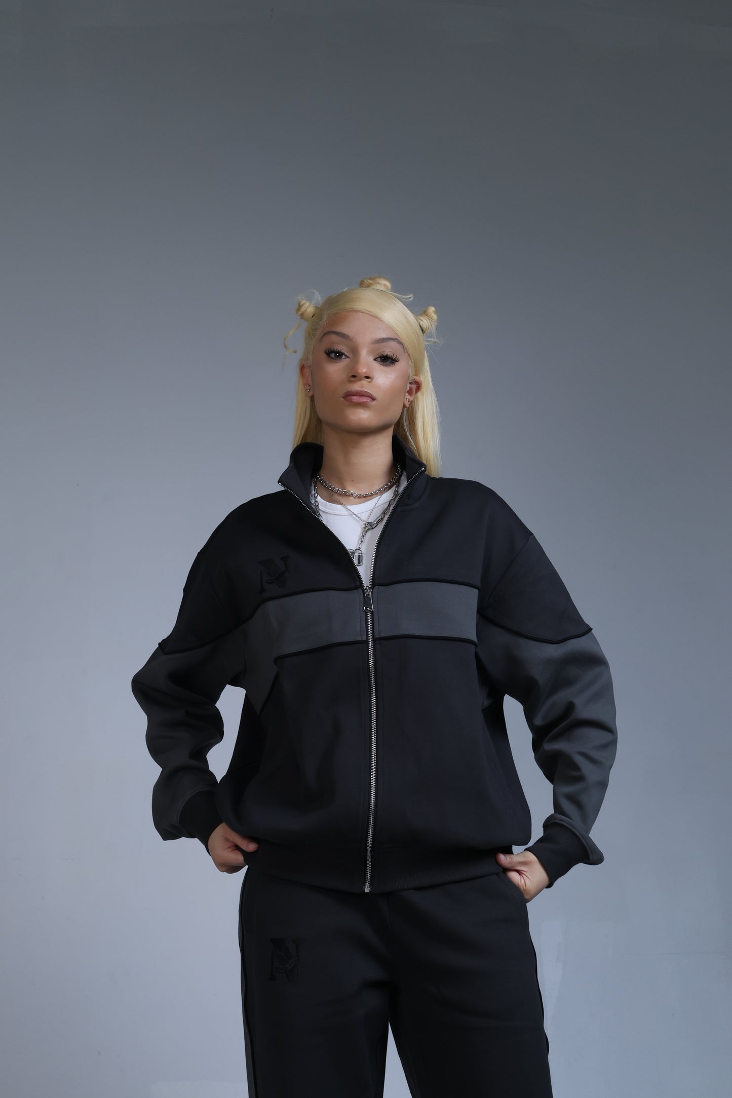 SIGNATURE ZIP UP