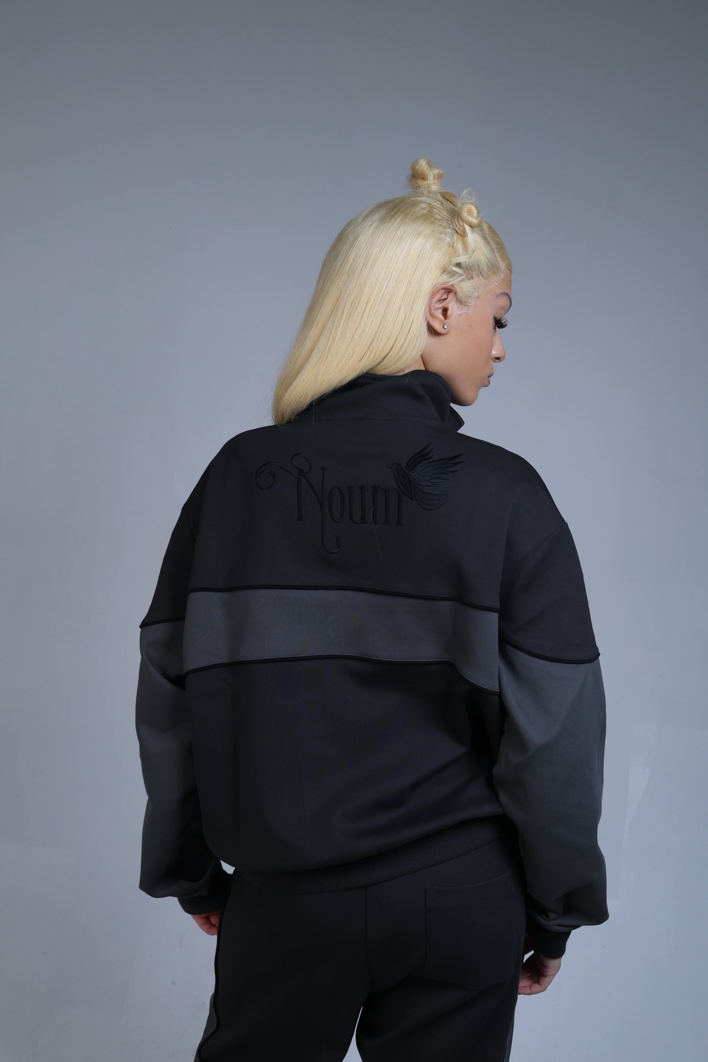 SIGNATURE ZIP UP